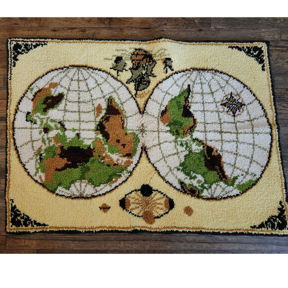 Vintage Globe World Shag Latch Hook Tapestry Rug Wall Hanging - Picture 2 of 8
